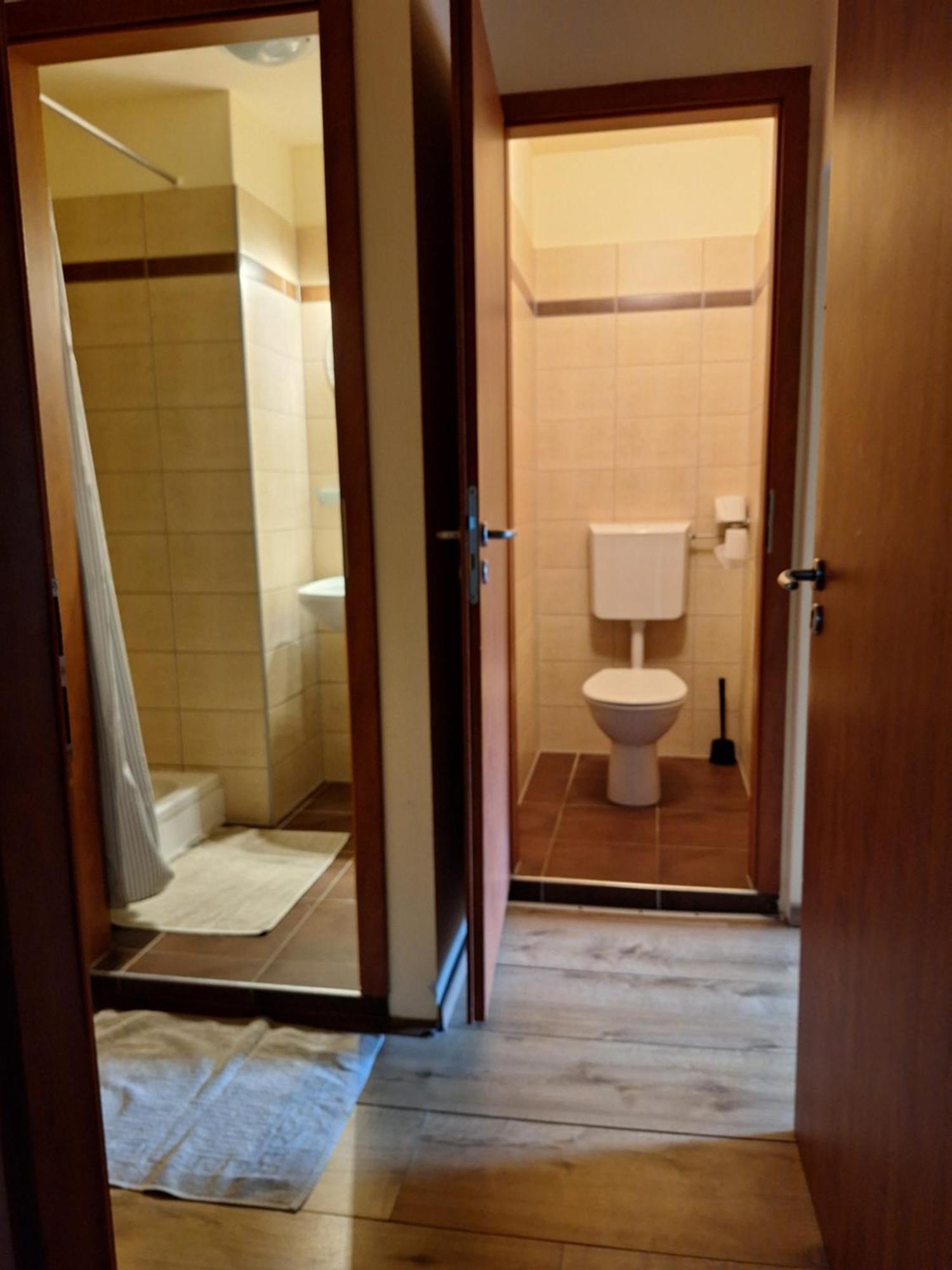 Adventure House Hotell Palfau Rum bild